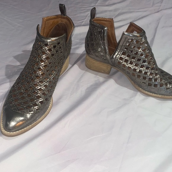 JEFFREY CAMPBELL Taggart Black Leather Ankle Bootie Boots Cut Outs - Picture 4 of 4